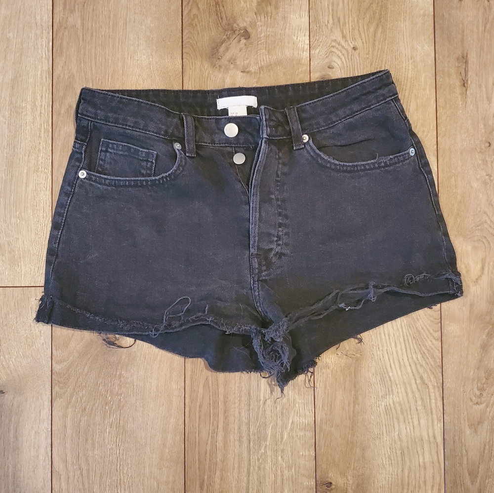 H&M high waisted jean shorts